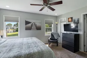 Lakefront Escape from 300/nt-Huge Yard/Lake-Free Kayaks & Pedal Boat-Sandy Beach - Image 2