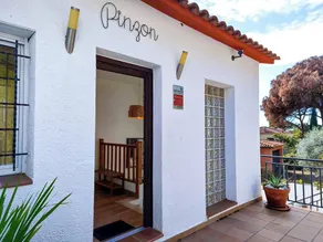 Pinzon, cozy family villa with large pool and air conditioning. Pets welcome! - Image 4