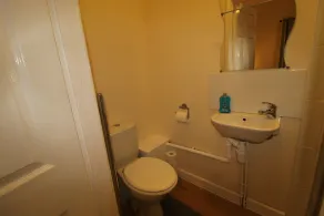 Middlecroft House Staveley by Smart Corporate Stays - Image 4