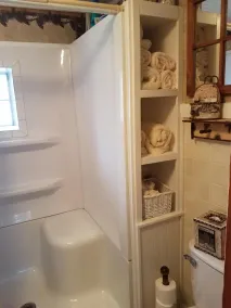 Red Cabin Retreat ist eine neu renovierte Blockhütte perfekt für ein paar Wochenende. - Image 4