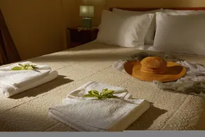 Apartamento vacacional apta para familias con jardín, barbacoa y piscina privada | Vistas a la piscina | Acepta mascotas - Image 5