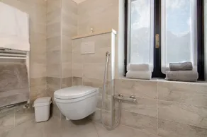 Chalet Rustico Borgo Vico: Lake View, Terrace, Parking – Cyclists Welcome! - Image 5