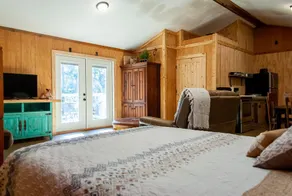 studio rm w/ full kitchen, 1 bth , private deck, & WiFi @ Kick Back Ranch. - Image 3