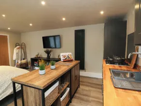 The Cabin - Image 5