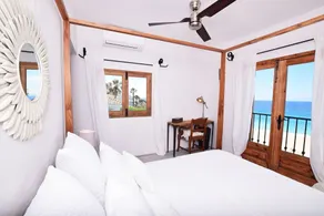 Exclusive villa on the beach front. FREE WIFI - Image 4