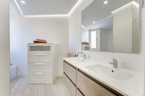 OCEAN GARDEN APARTMENT WITH SEAVIEW. - Image 4