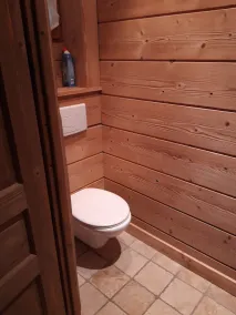 Chalet 2-3 pers., balcony, parking lot, ski lift 1.5km, bus 50m, train ski areas 850m - Image 3