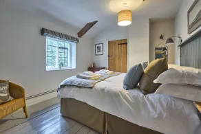 Host & Stay - Woodcutters Cottage - Image 4