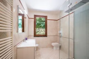 Villa Giulia- near the lake with whirlpool and private access to the beach. - Image 2