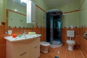 Peaceful Apartment in Dramalj with Hot Tub - Image 2
