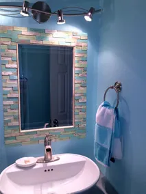 Maison rénovée, oasis privée, maison de vacances, piscine, bar Tiki à quelques pas de la plage - Image 2