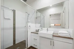 Dolphin Quay Apartments - Image 4
