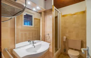 1 Bedroom Lovely Apartment In Splitska - Image 2