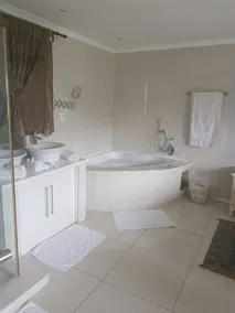 El Shadai Guest House & Spa Hartbeespoort - Image 5