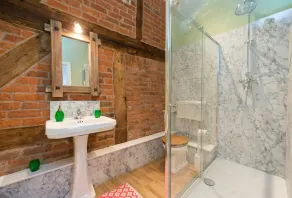 A self-contained holiday let set on a working farm with complete privacy - Image 3