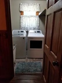 Rustic and Unique in a Remote location - Image 2