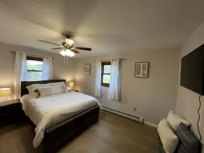 Newly Renovated 3 Bedroom Home - Image 5