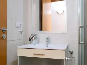Luxury Apartment with Private Pool & Garden in Figueres - Image 5