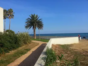 LUXURY APARTMENT AT THE BORDER OF THE SEA FOR 6 PEOPLE - Image 4