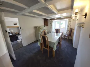 Recently renovated Traditional Country Cottage - Image 5