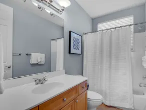 Fifth floor condo with Gulf view, Large Master Bedroom - Image 5