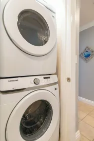 3bd, 3ba Renovated Emerald Grande Condo, 3 King Beds! Dedicated Internet! - Image 2