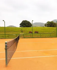 High standard country house, 8 luxury suites, swimming pool, lake, sports courts. - Image 3