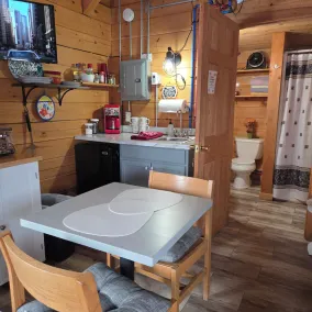 CABINE COZY AVEC VUE POND - Image 2
