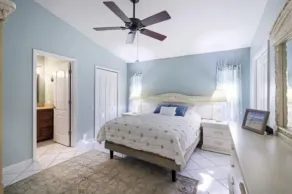 Brookshire single home- centralized to shopping and beaches - Image 4
