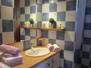 Vacation home for 4 people with PRIVATE SWIMMING POOL - Image 3