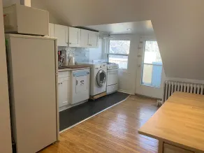 Annex Toronto, amazing location, cozy apartment - Image 4