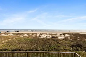 Beachfront Home Perfect For Family Vacations - Image 5