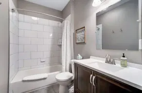 Oakley Square Sleeps 5-Fully Remodeled-Walkable - Image 4