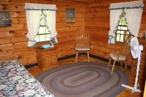 Cabane en rondins isolée avec bain à remous pour 6 personnes, étang privé et ruisseau Babbling - Image 4
