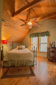Relaxing 'Riverdance' Log Cabin  is 2.7 miles from Tryon Equestrian Resort - Image 5