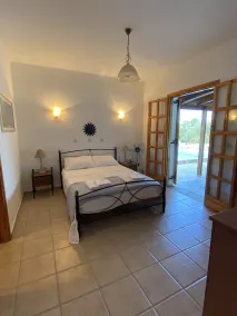 Quiet 2 bedroom air-conditioned villa with private pool, patio and roof terrace - Image 3