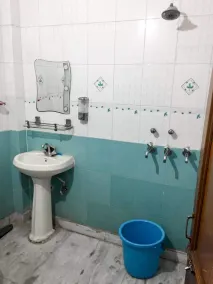 2 bedrooms spacious private apartment - Image 3