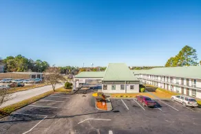Economy Hotel Forest Park - Image 4