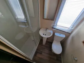 Beautiful caravan located opposite Greatstones stunning beach - Image 2