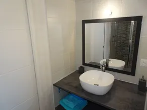 Villa med inomhuspool - Image 3
