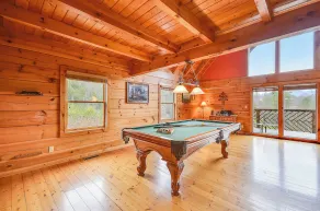 Bliss- Beautiful Mountain Views, Pool Table, Hot Tub, Free attraction tickets daily - Image 2