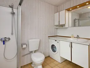 Three-Bedroom Holiday Home In Gelting 7 - Image 3