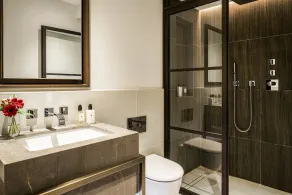 1-bed Executive Apt 206 - Image 2