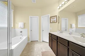 Elegant 5 bedrooms vacation home - Image 2