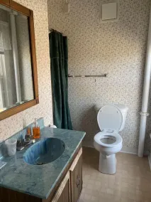 AH #21 · AH #21 Queen Suite w/SS/Fridge - Image 2