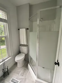 Beautiful newly renovated farm house overlooking 5 acre lake. ****New Rates *** - Image 4