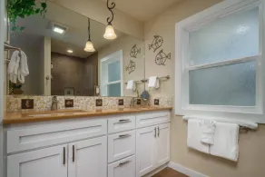 Cannon Beach with Ocean Views, Dream Kitchen Made for Sharing, Spacious Deck, and Dogs Welcome - Image 2