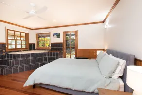 Easter on the Farm. Farm stay close to beaches. sleeps 21. - Image 5