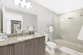 Doral Miami 2B2B with PoolFree Parking! - Image 4