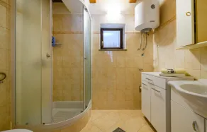 Wunderschönes Haus mit 3 Schlafzimmern in Mandalencici - Image 3